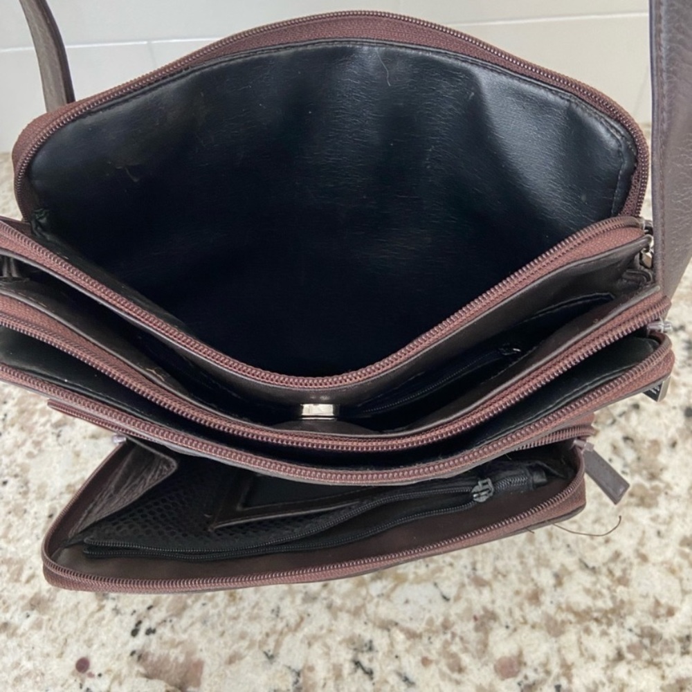 Vintage Perlina New York Leather Crossbody
Messenger Travel Bag Dark Brown - Picture 2 of 11
